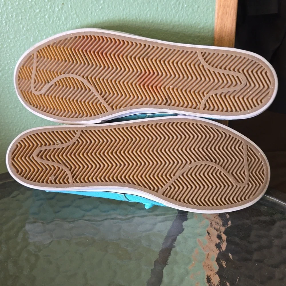 Nike men's shoes‎